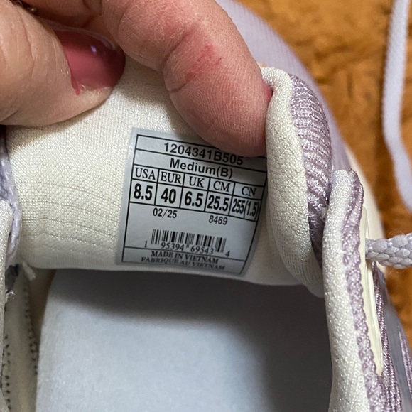 Brooks Women's Light Purple Sneakers - Picture 5 of 15